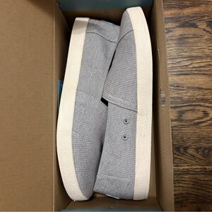 NWT TOMS Women’s